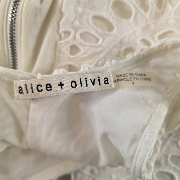 Alice + Olivia White Eyelet Lace Crop Top Sleeveless Women's Size 4 Zip Back - Picture 4 of 8